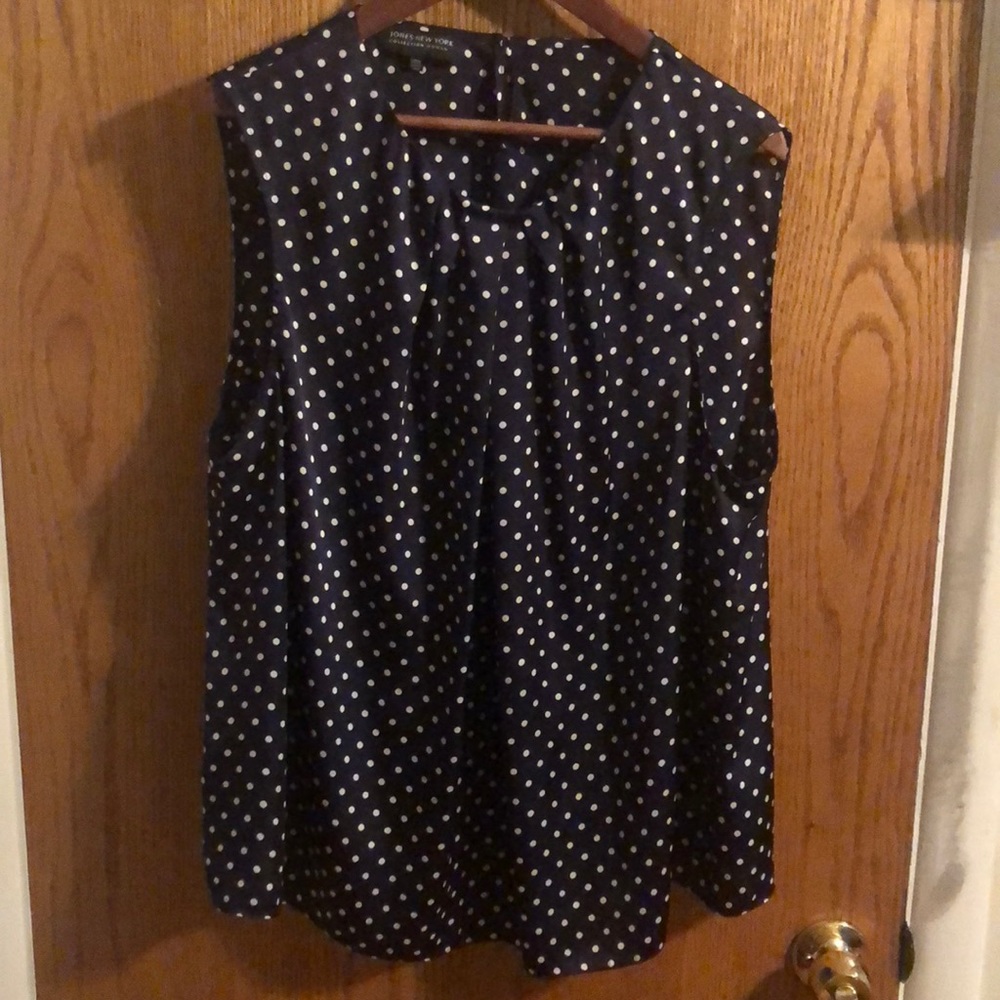 Jones New York 20W navy and white polka dot blouse